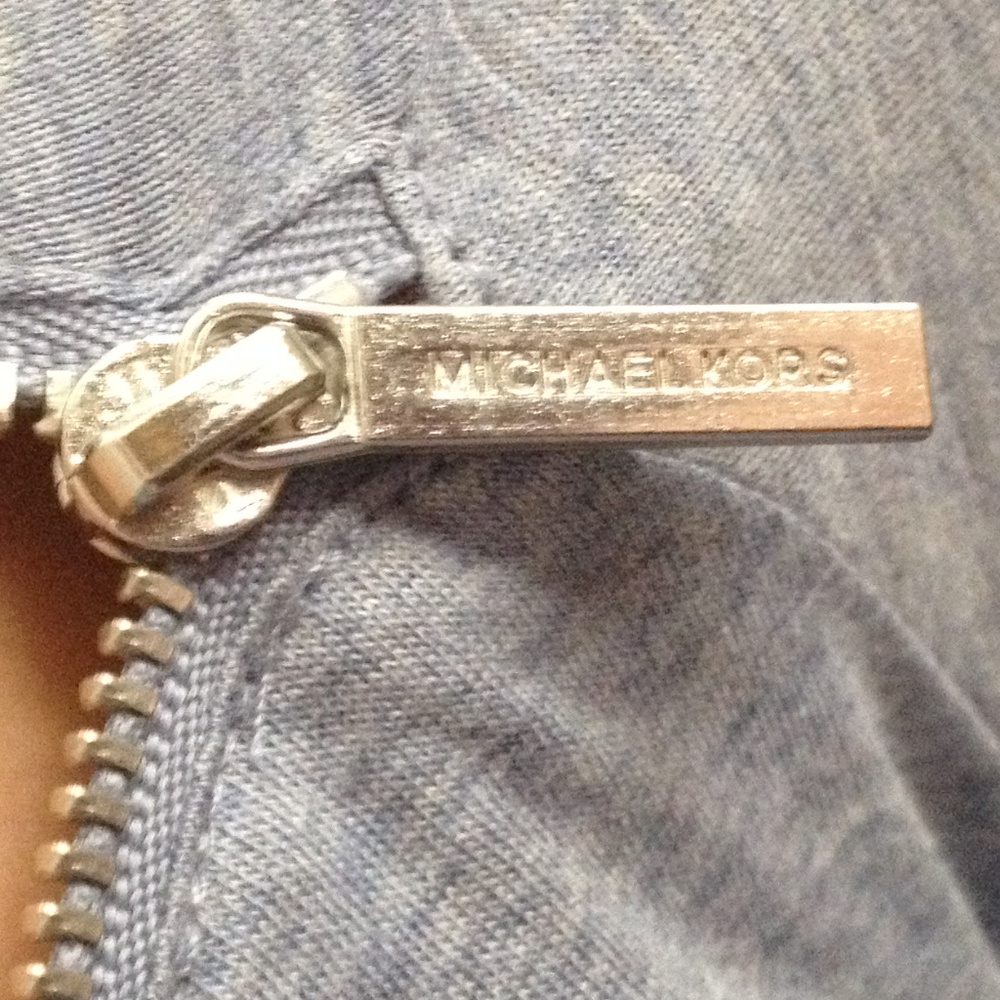 Michael Kors Chambray Silver Zipper Top - Picture 4 of 6